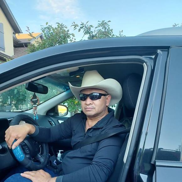 Meet your Posher, Reynold - Picture 1 of 1